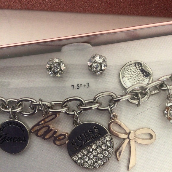 GUESS CHARM BRACELET AND EARRINGS GIFT SET NWT - Picture 3 of 9
